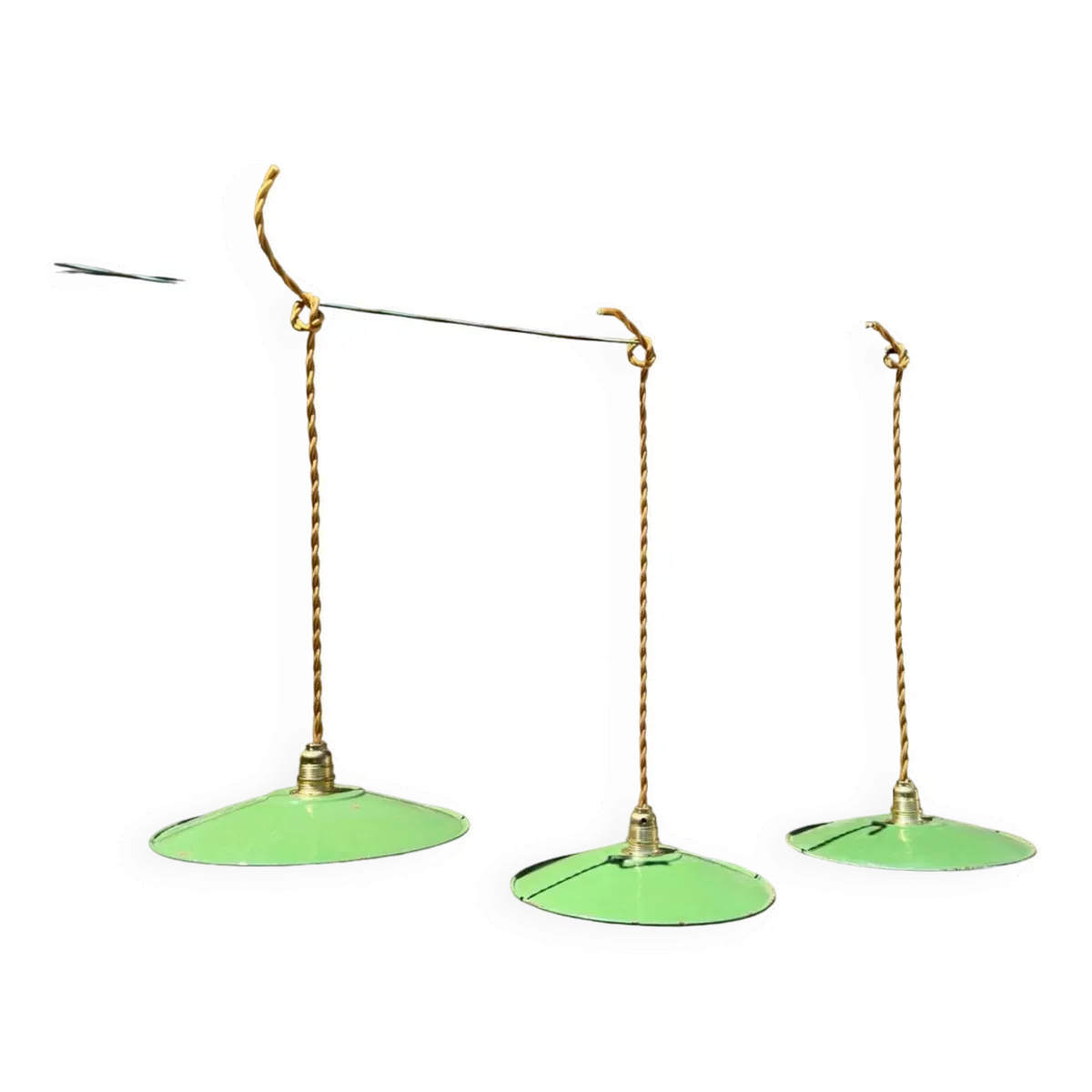 Illustration numéro 5 du produit Lot 3 suspension vintage abat jour tôle émaillée verte et blanche indus ferme