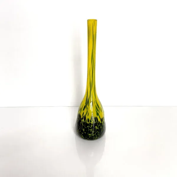 Illustration numéro 5 du produit Vase / Soliflore en pâte de verre jaune – Début XXe