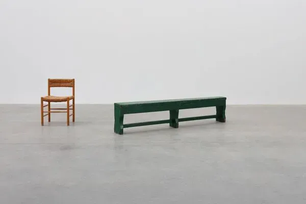 Illustration numéro 5 du produit Banc de ferme rustique et primitif en chêne massif, France vers 1900