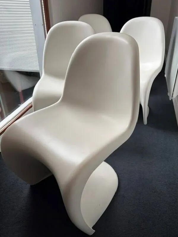 Illustration numéro 5 du produit Chaises modèle ''S'' de Verner Panton