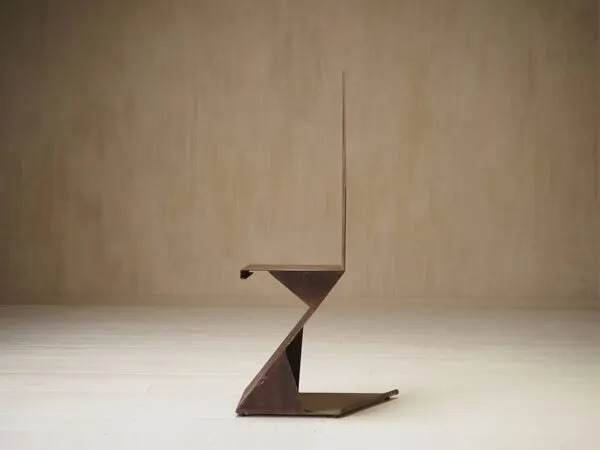Illustration numéro 5 du produit Chaise sculpturale en acier postmoderne, Allemagne, années 1980