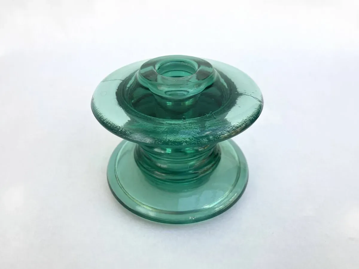 Illustration numéro 5 du produit Ancien isolateur edf eiv a21 à détourner en bougeoir industriel • verre trempé