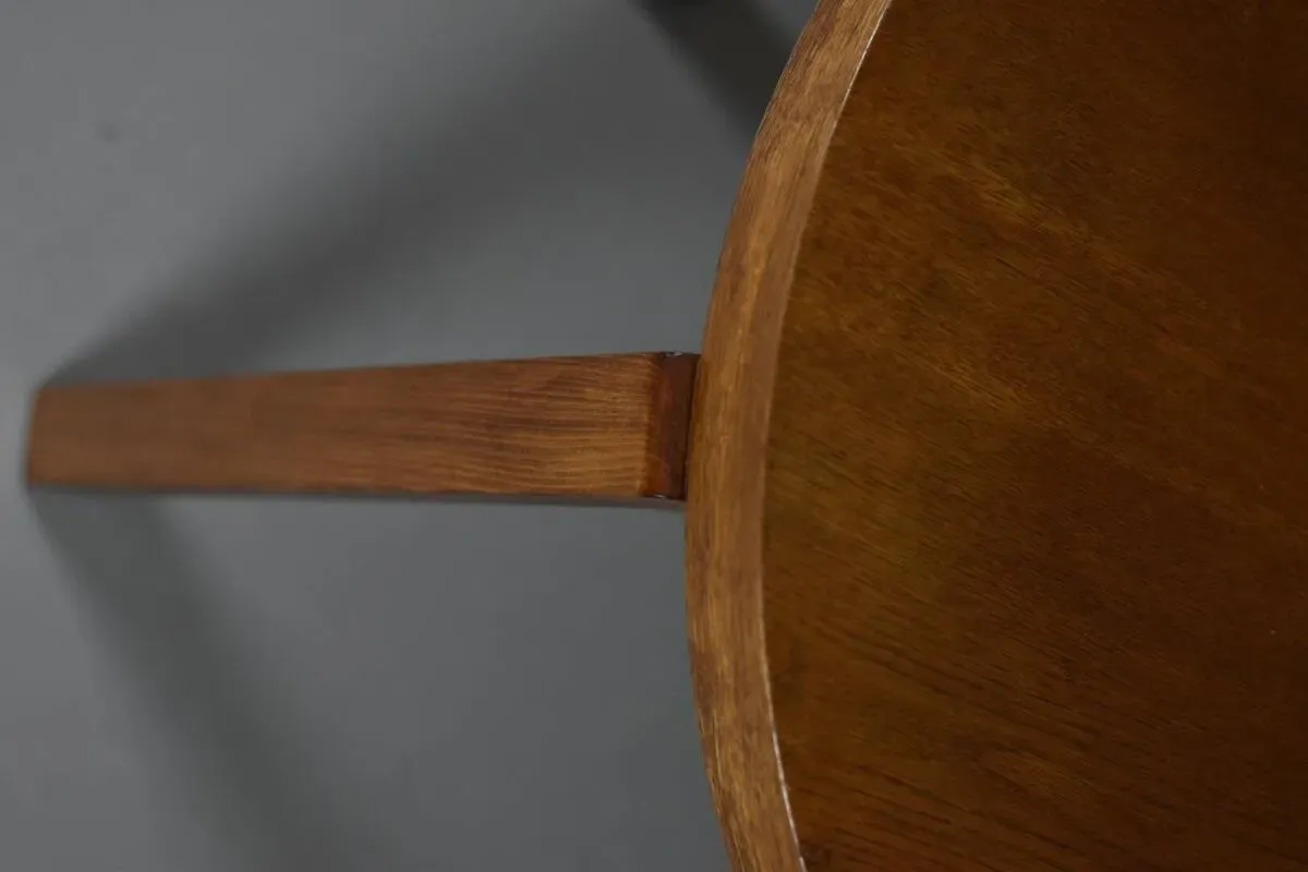 Illustration numéro 5 du produit Table d'appoint en placage de chêne, années 1930, rénovée à la main, Art déco polonais