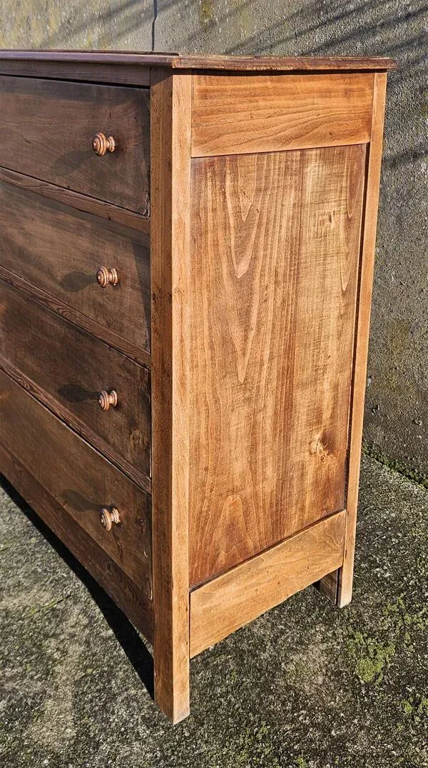 Illustration numéro 5 du produit Commode ancienne en bois massif ciré – charme rustique,  circa 1880–1920