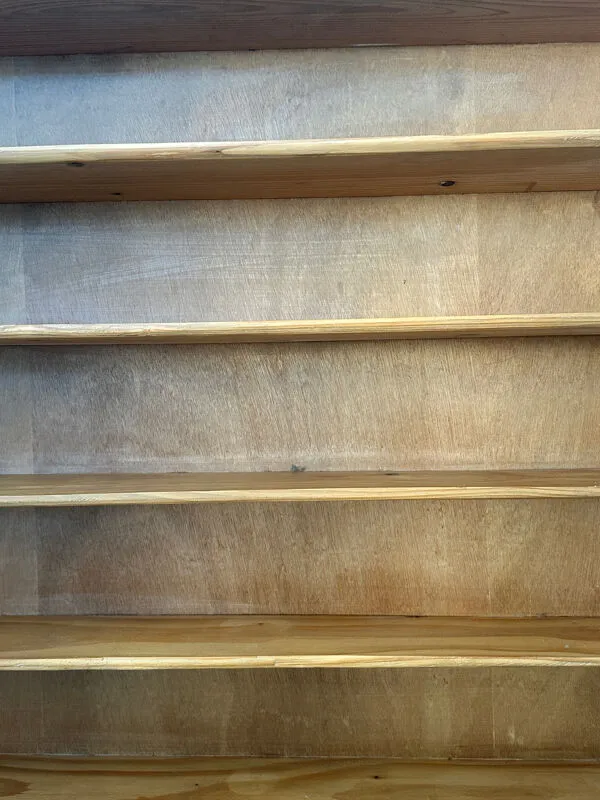 Illustration numéro 5 du produit Étagère bois à suspendre