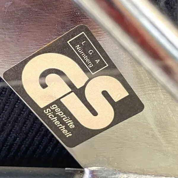 Illustration numéro 5 du produit Paire de chaises modele Onda édition VITRA Design Mario Bellini