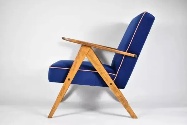 Illustration numéro 5 du produit Fauteuil vintage B310 VAR ''Compas'', Pologne, super restauré, années 1960, velours bleu et rose.