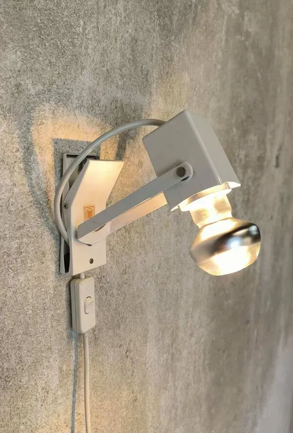 Illustration numéro 5 du produit Spot à pince blanc vintage LITA