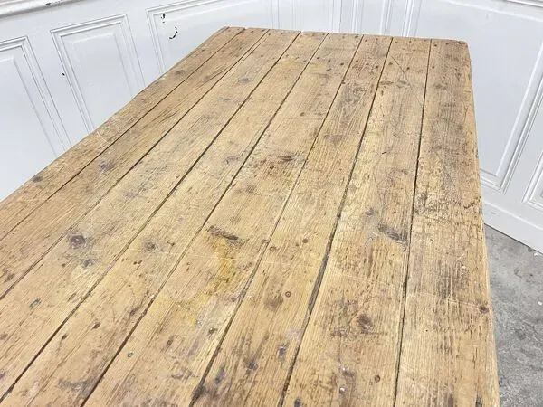 Illustration numéro 5 du produit Grande table de guinguette années 1940