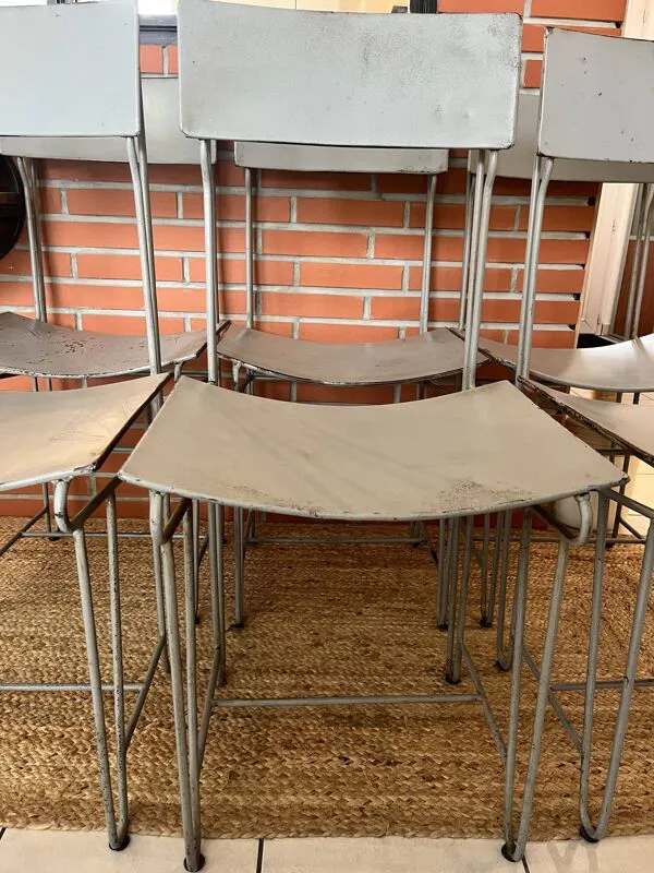 Illustration numéro 5 du produit Ensemble de 6 chaises métalliques françaises – Années 1960–70 – Design mode