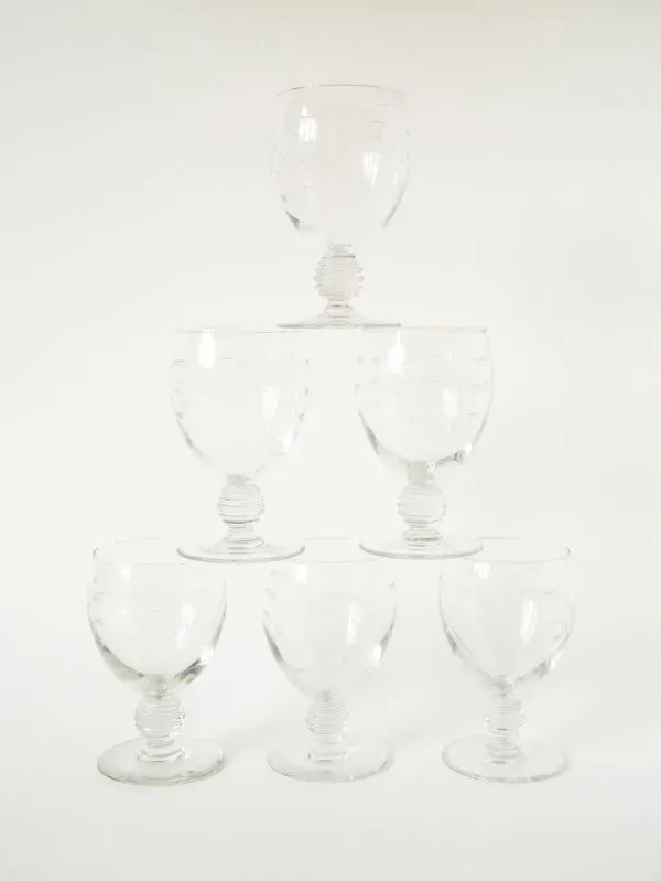 Illustration numéro 5 du produit lot de 6 petits verres à vin pieds travaillé en cristal gravé, Art Nouveau