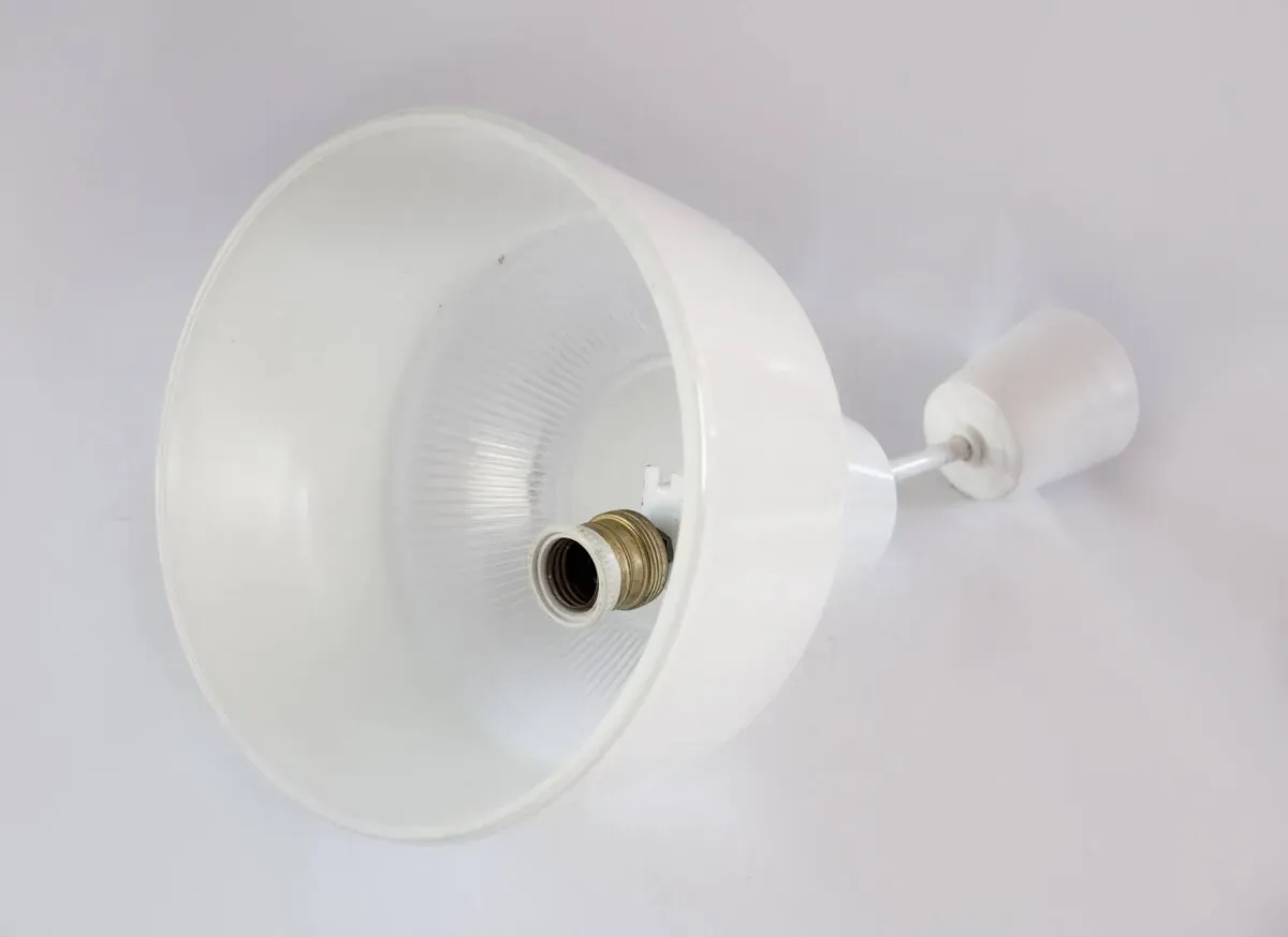 Illustration numéro 5 du produit Suspension Holophane verre blanc