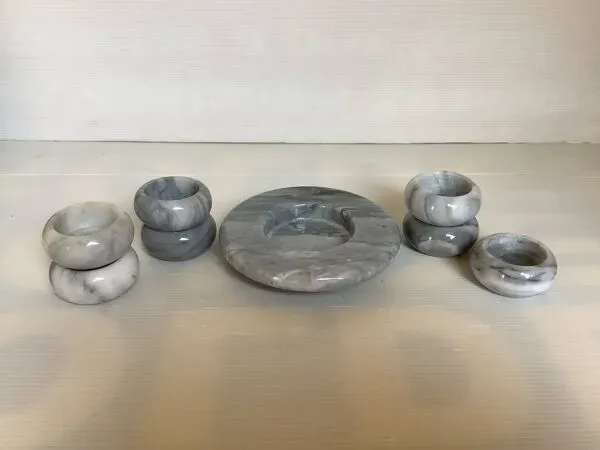 Illustration numéro 5 du produit 8 bougeoirs en marbre gris