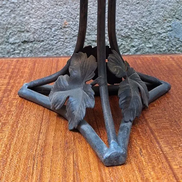 Illustration numéro 5 du produit Coupe à fruits en verre et fer forgé