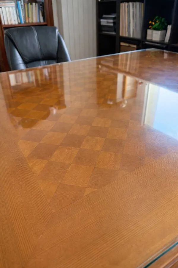 Illustration numéro 5 du produit Rare Bureau de Ministre ''Double Face'' – 18 tiroirs – 120x120cm