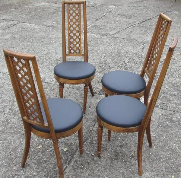 Illustration numéro 5 du produit Ensemble de 4 chaises , Jasienica fin des années 60