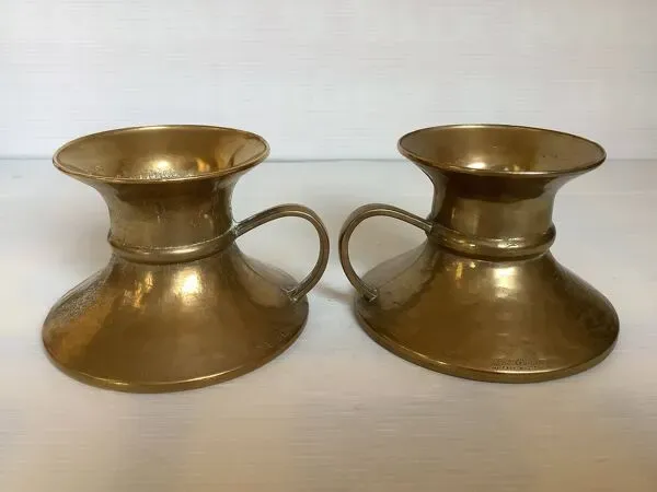 Illustration numéro 5 du produit Paire de bougeoirs rat de cave pied tulipe bronze