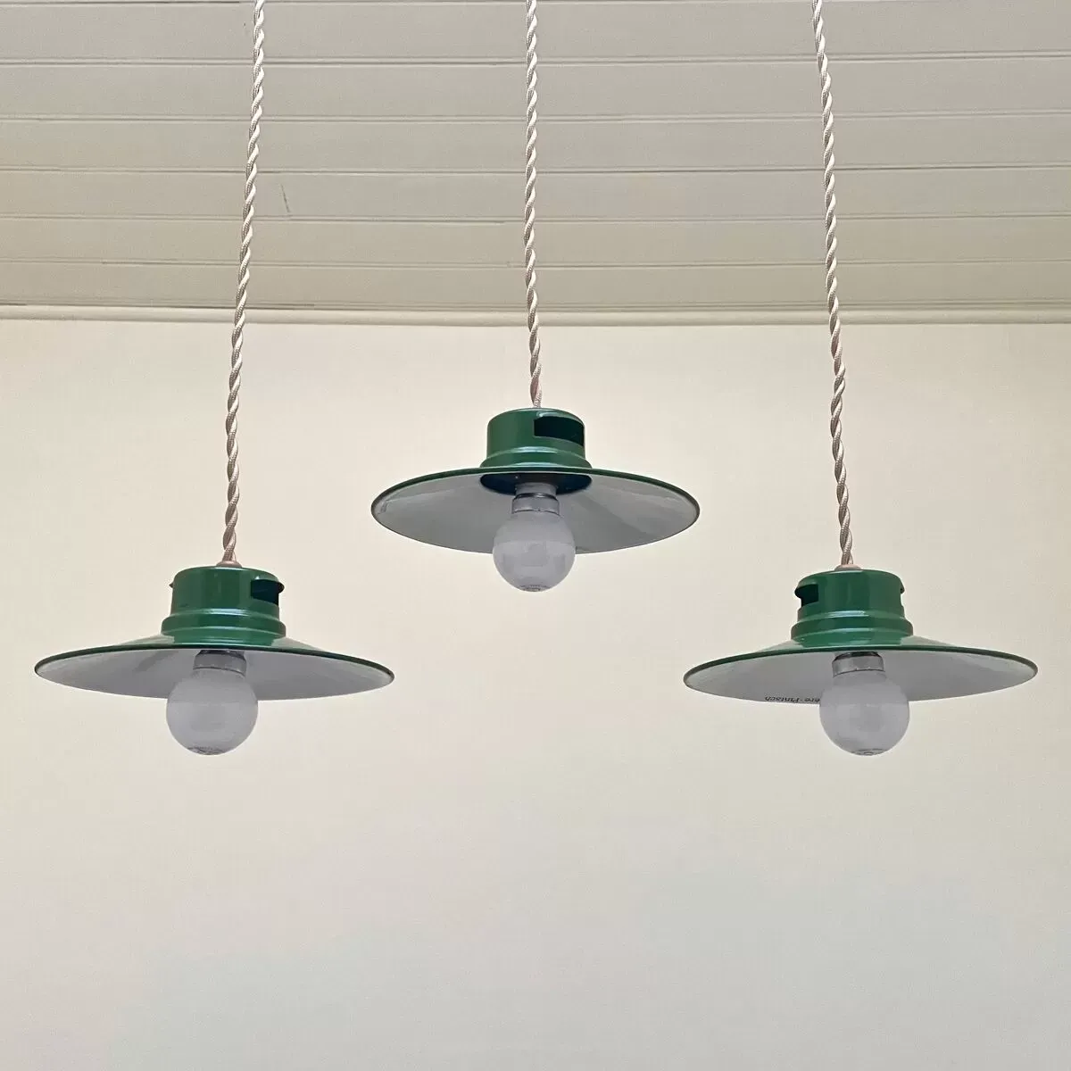 Illustration numéro 5 du produit Suspension industrielle émaillée