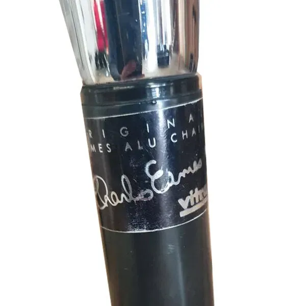 Illustration numéro 5 du produit Fauteuil EA 108 de Charles & Ray Eames, Vitra