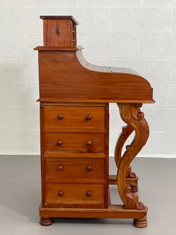 Illustration numéro 5 du produit bureau Davenport du 20ème siècle avec dessus de piano en noyer