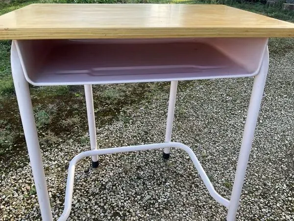 Illustration numéro 5 du produit Pupitre d’école