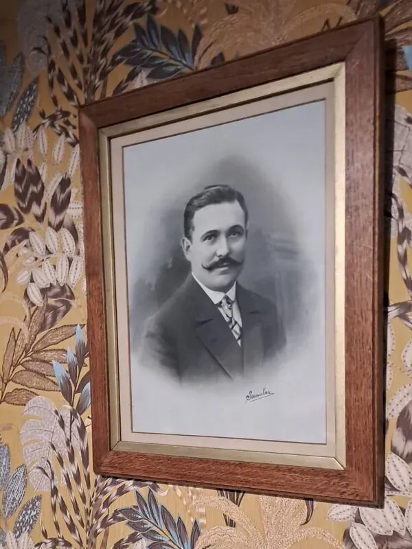 Illustration numéro 5 du produit Lot de 2 cadres photos couple victorien portrait tableau ancêtre femme et homme xix france