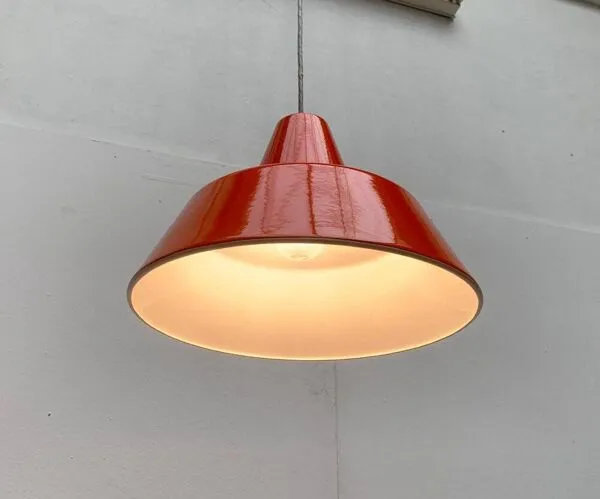 Illustration numéro 5 du produit Suspensions Mid-Century danoise Emaille Amatur de Louis Poulsen, années 1960, lot de 3