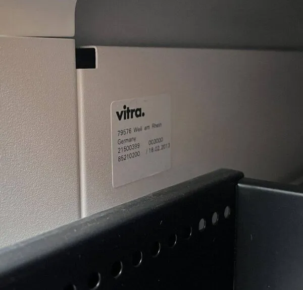 Illustration numéro 5 du produit Chariot de bureau métallique série ATM par Jasper Morrison pour Vitra