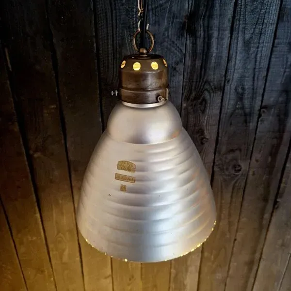 Illustration numéro 5 du produit Lampe en verre « Zeiss IKON »