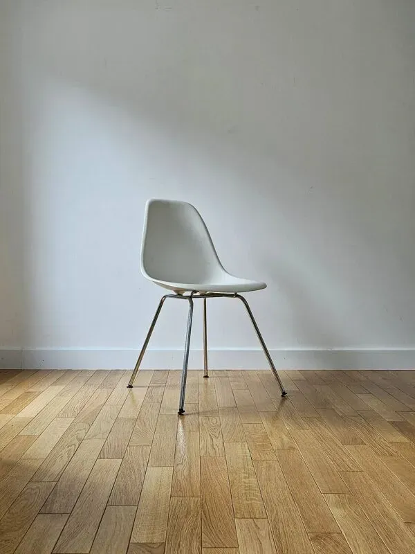 Illustration numéro 5 du produit Charles & Ray EAMES pour VITRA - Chaises ''DSX