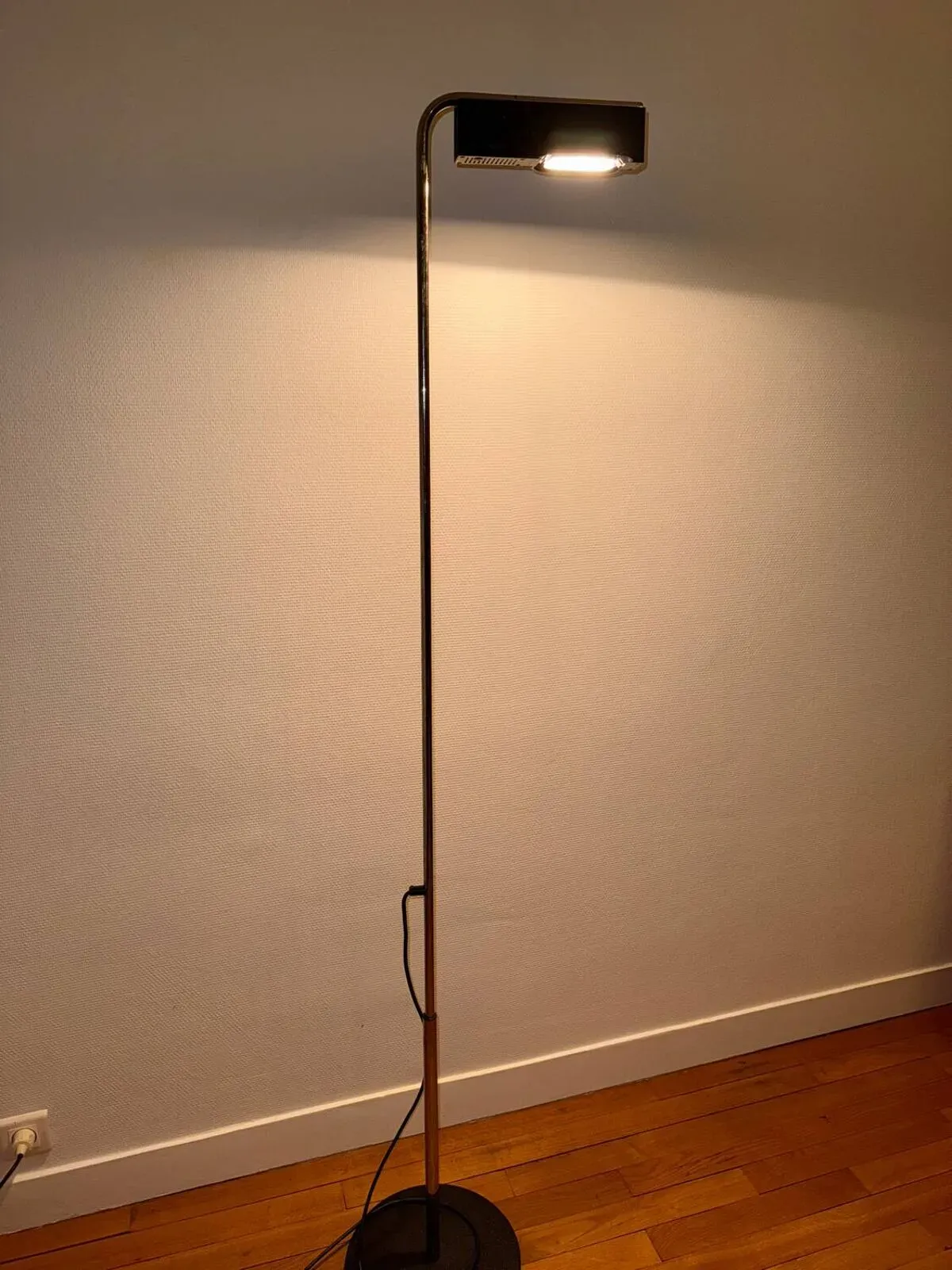 Illustration numéro 5 du produit Lampadaire Camera - Ernesto Gismondi pour Artemide