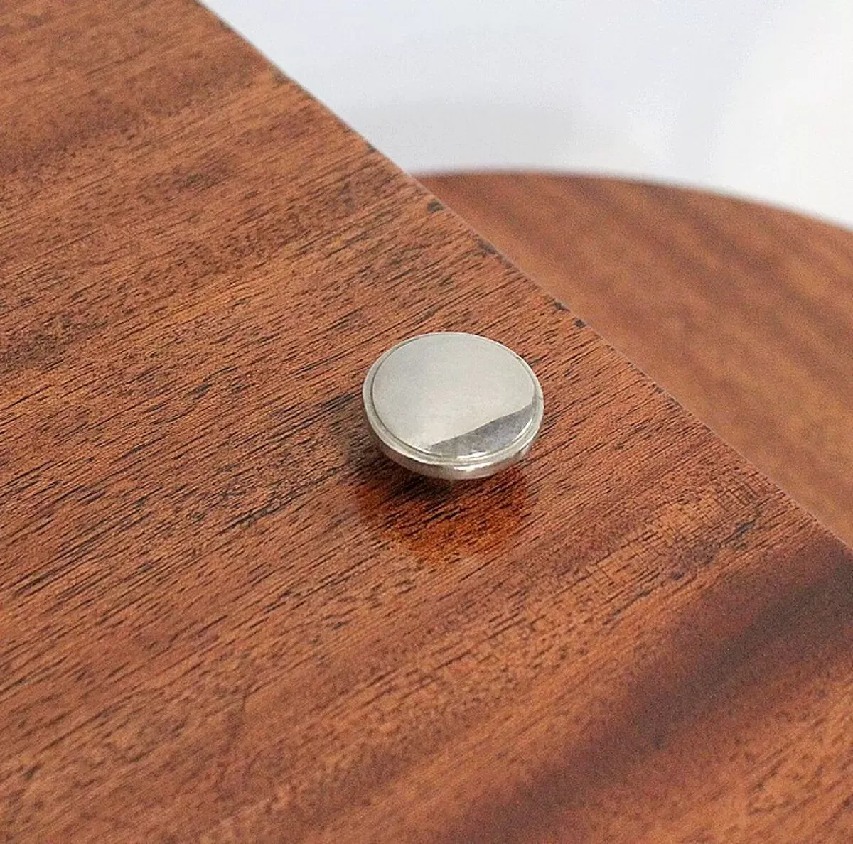 Illustration numéro 5 du produit Meuble bar en placage d’acajou 1950