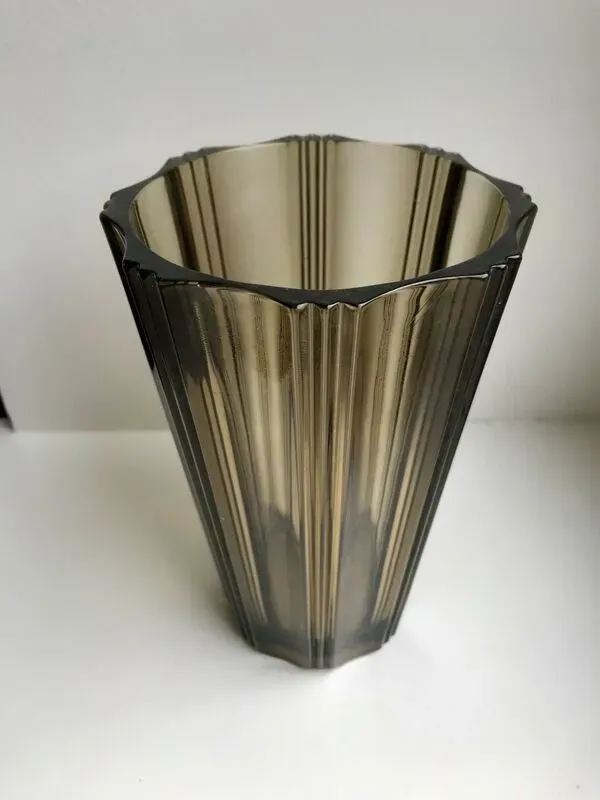 Illustration numéro 5 du produit Paire de vases en verre fumé plissés années 70