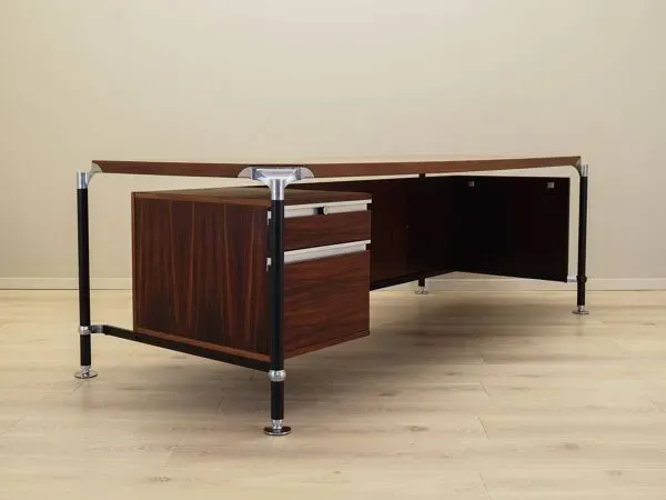 Illustration numéro 5 du produit Bureau en palissandre, design italien, années 1970, designers : Ico et Luisa Parisi, manufacture