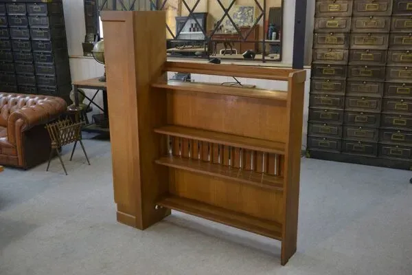 Illustration numéro 5 du produit Grande étagère murale par Guillerme & Chambron 1950’s