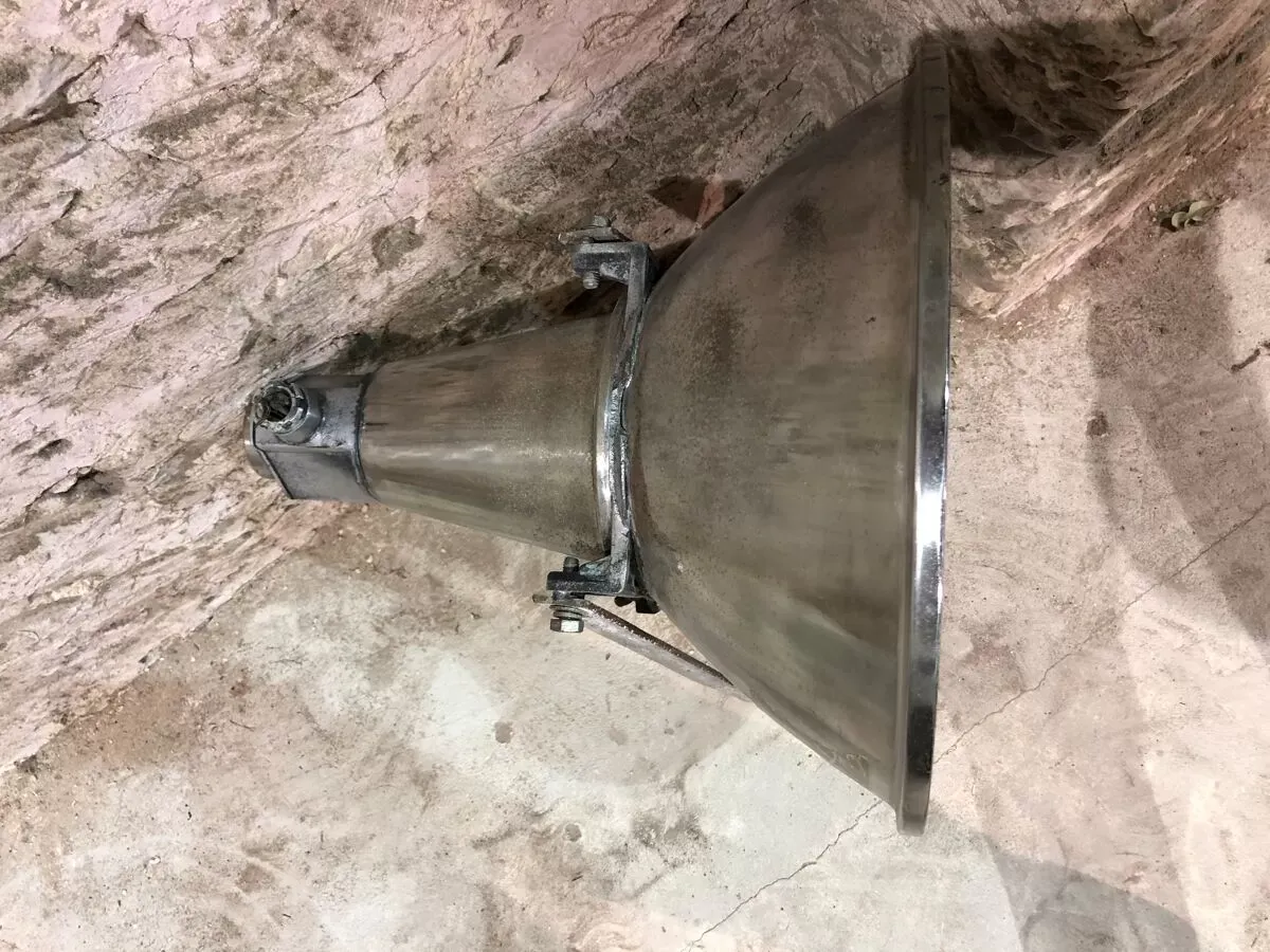 Illustration numéro 5 du produit Suspension industrielle en aluminium poli années 1950/60