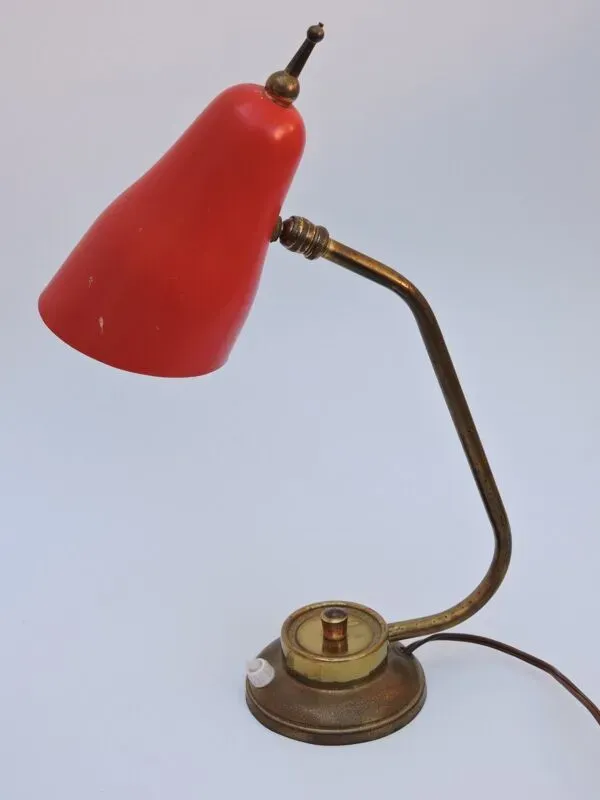 Illustration numéro 5 du produit Lampe de bureau cocotte design Vintage en tole et laiton 1950