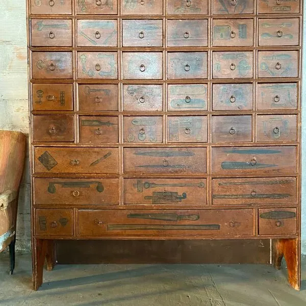 Illustration numéro 5 du produit Meuble de métier de quincailler