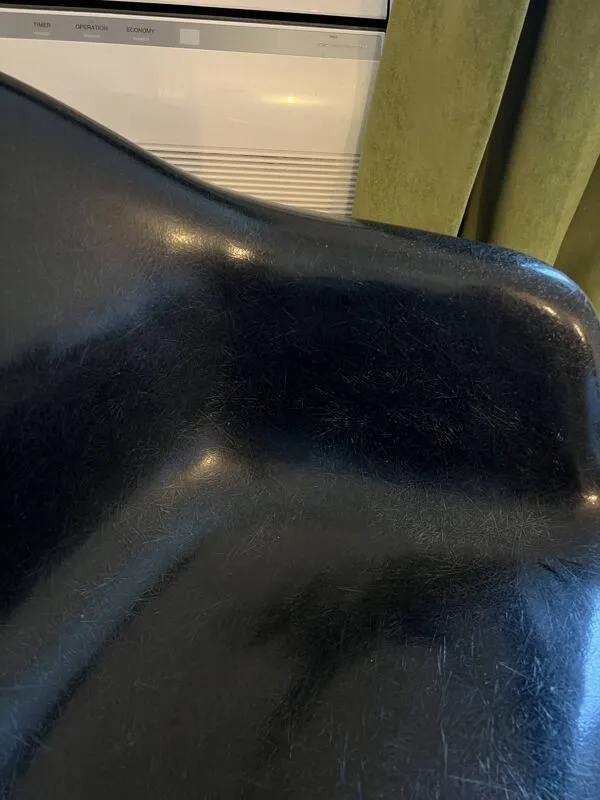 Illustration numéro 5 du produit Chaise Eames RAR