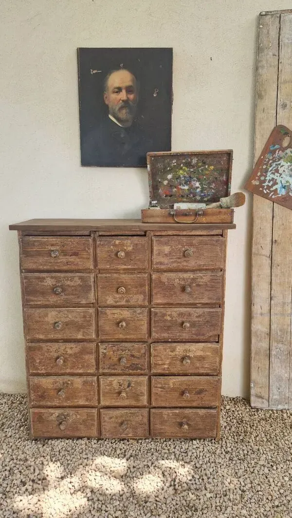 Illustration numéro 5 du produit Meuble de métier