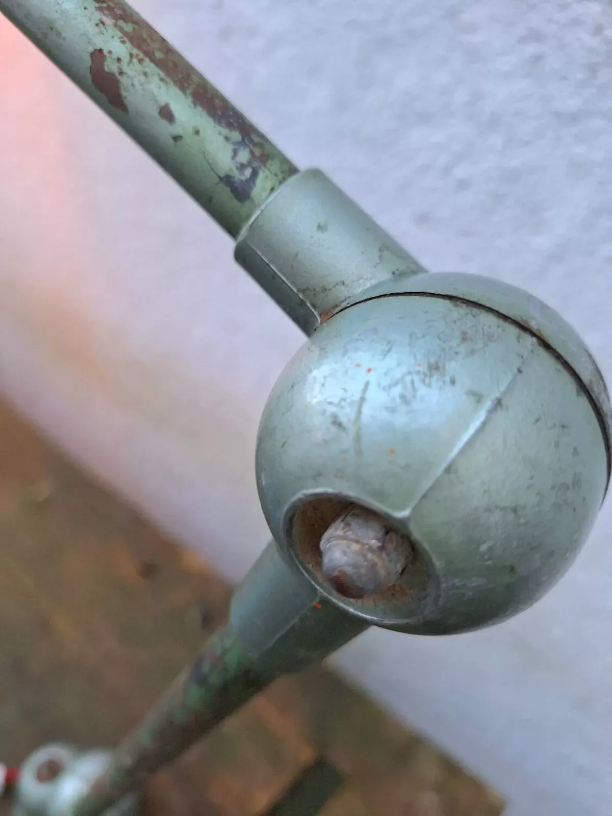 Illustration numéro 5 du produit Lampe vintage Jieldé 2 bras