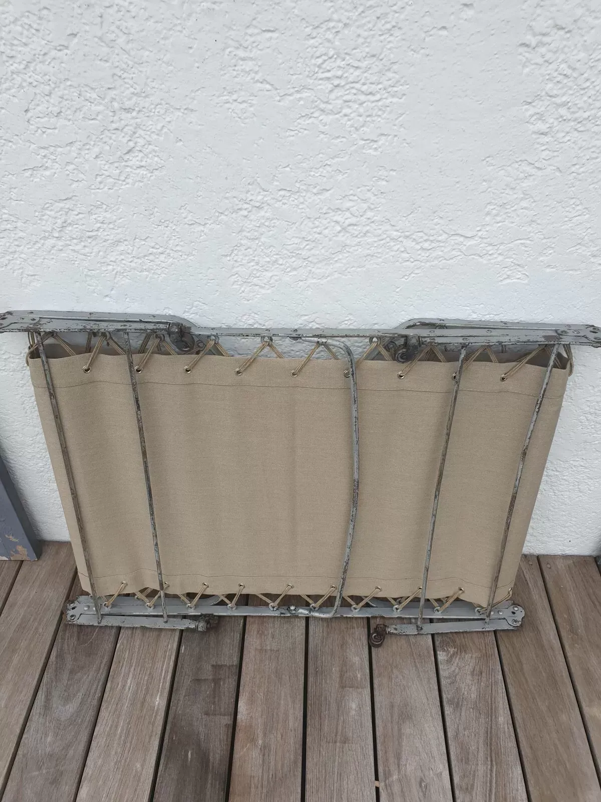 Illustration numéro 5 du produit Lit de camp