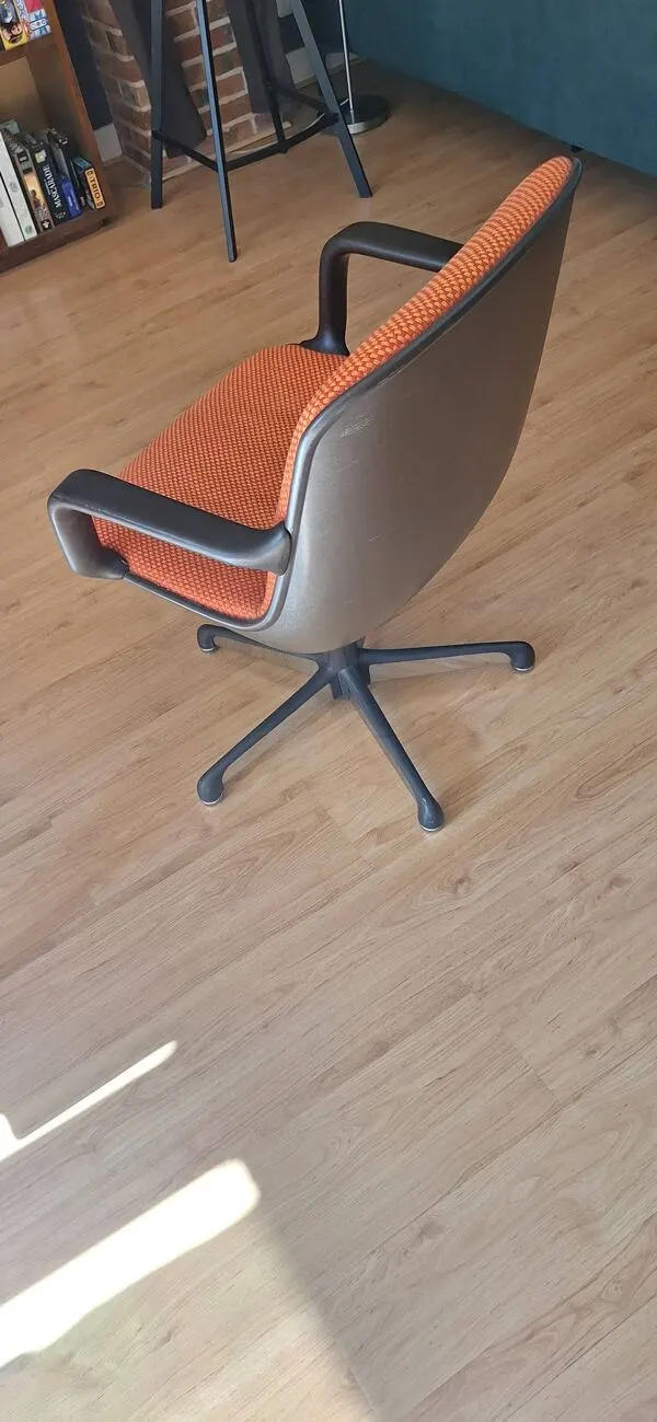 Illustration numéro 5 du produit Fauteuils de bureau Pollock fabrication Comforto