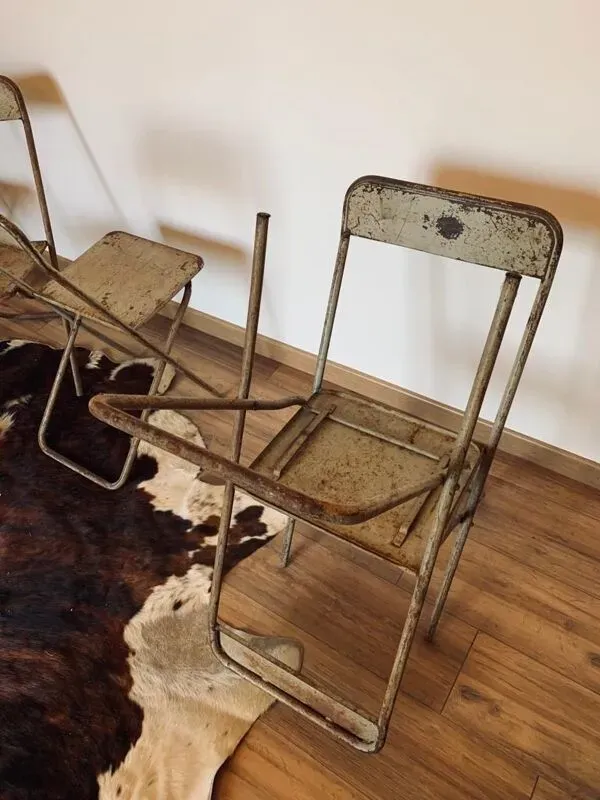 Illustration numéro 5 du produit Ensemble de 5 chaises métalliques pliantes