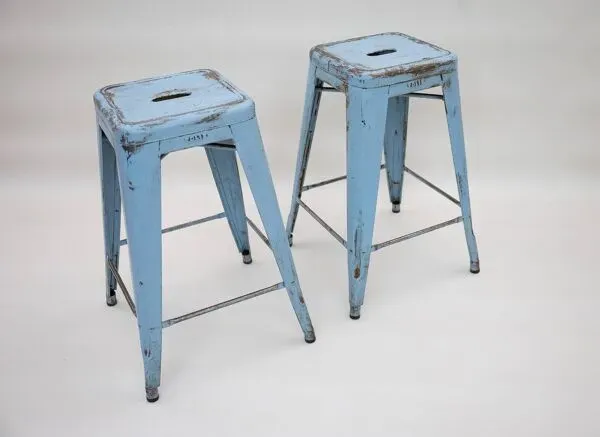 Illustration numéro 5 du produit Lot de 2 tabourets de bar et de comptoir vintage TOLIX par Xavier Pauchard