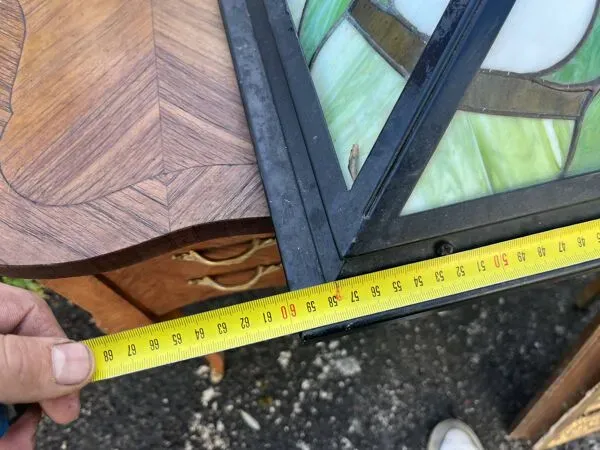 Illustration numéro 5 du produit Abat-Jour Plafonnier Carré Type Tiffany – Vitraux Floraux style Art Nouveau