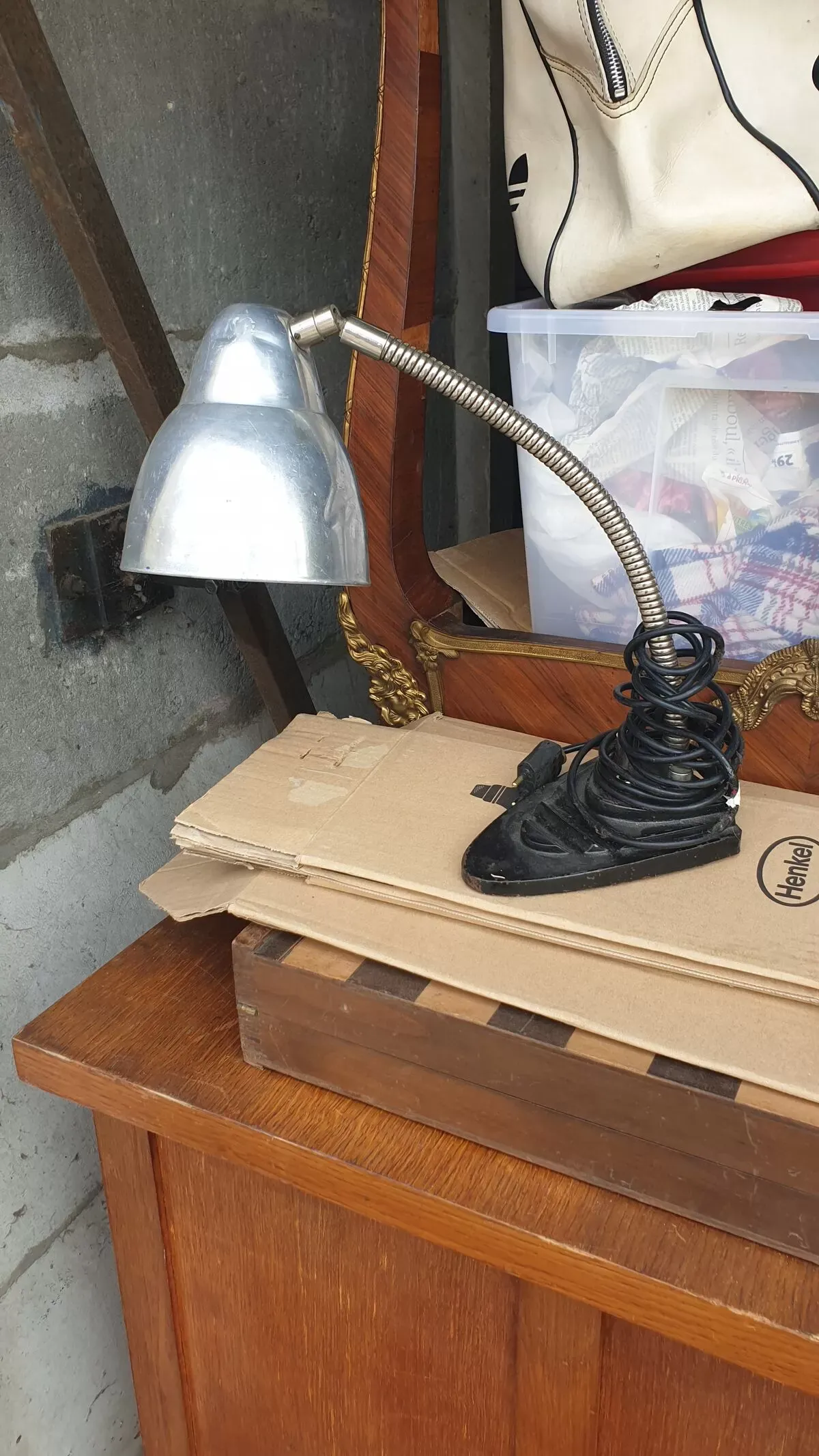 Illustration numéro 5 du produit Lampe d'atelier