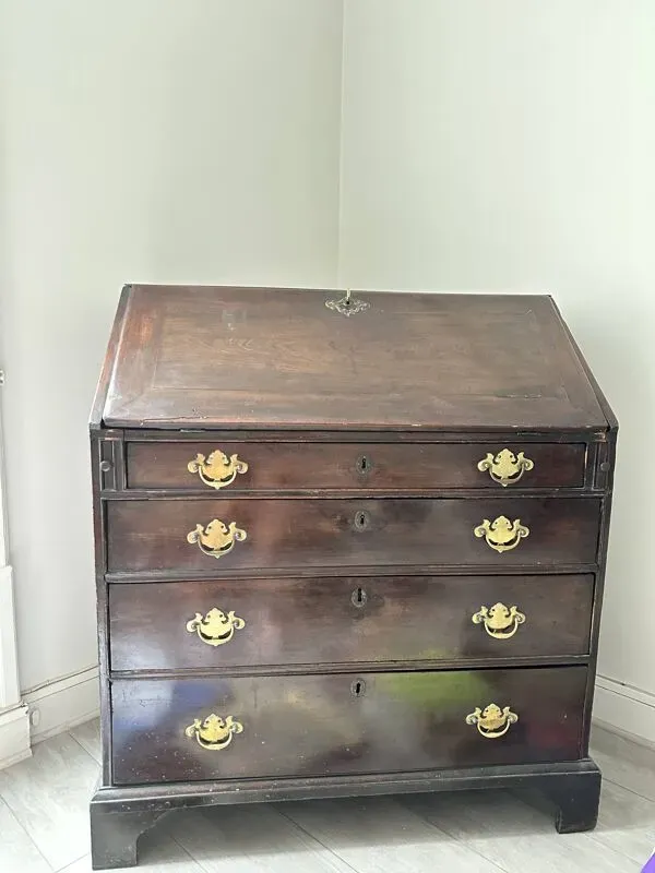 Illustration numéro 5 du produit Secrétaire ancien en bois massif – Fin XIXe / début XXe