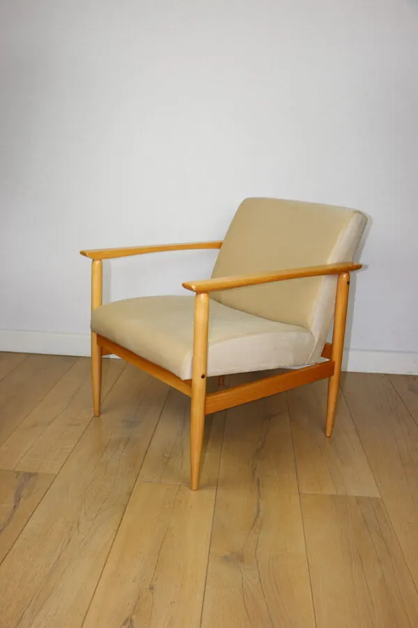 Illustration numéro 5 du produit Fauteuil vintage Loft années 70 beige clair - tissu en velours - bois de hêtre naturel
