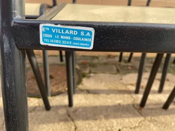 Illustration numéro 5 du produit 8 chaises d’écolier